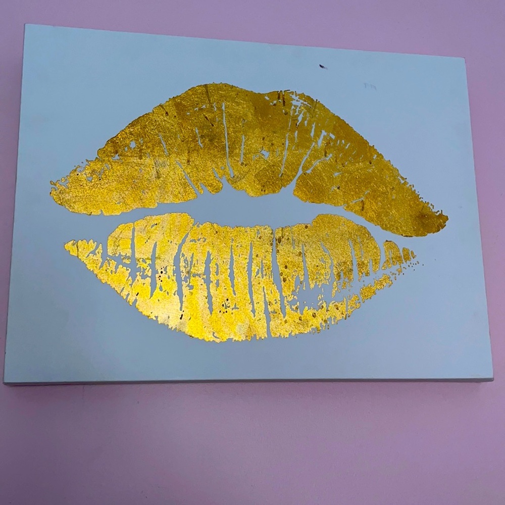 Lip painting